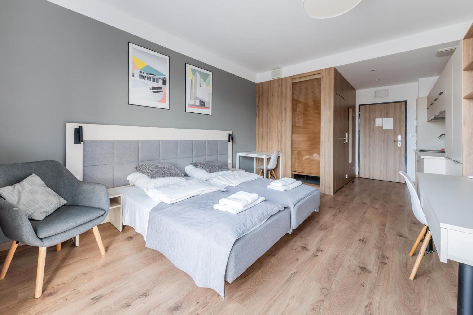 Rentplanet - Apartamenty Wolska Warsaw Exterior photo